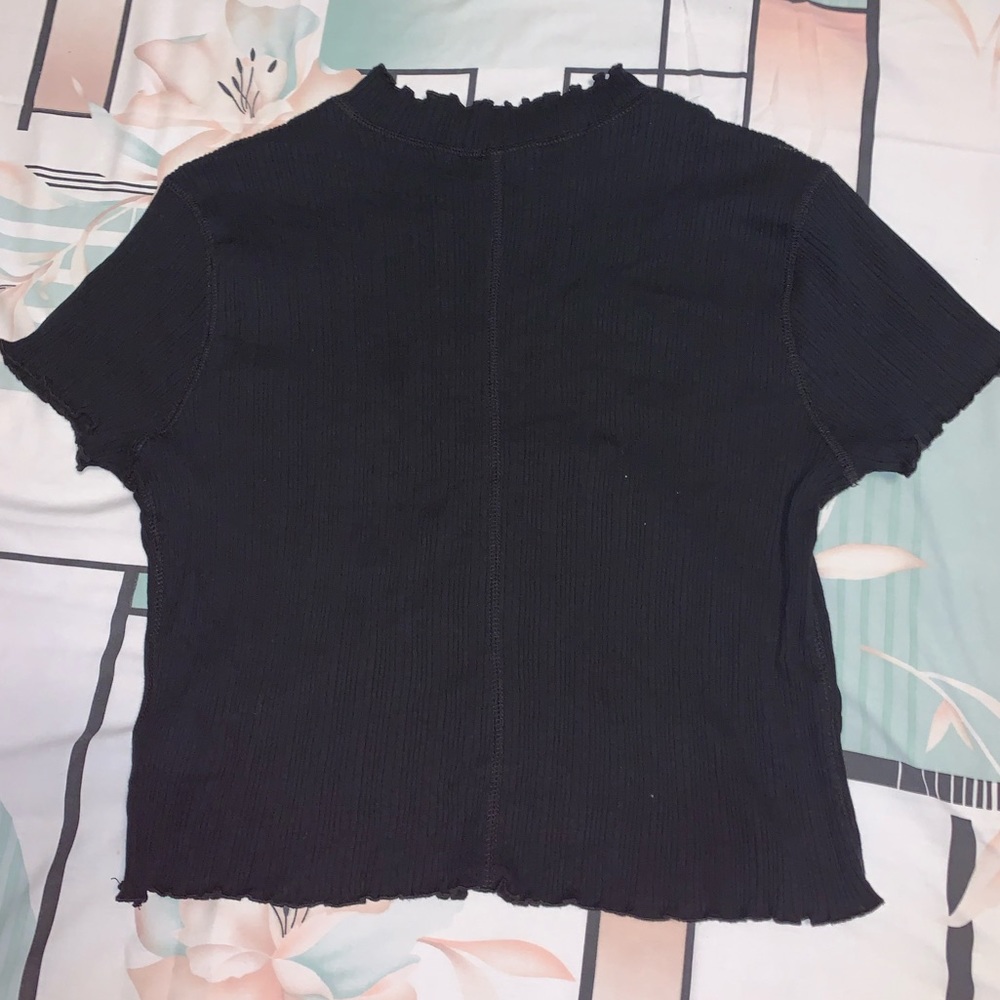 Black Short Sleeve Crop Top